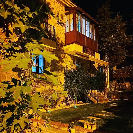فندق مبيت وإفطار Bizim Ev Alacati إزمير