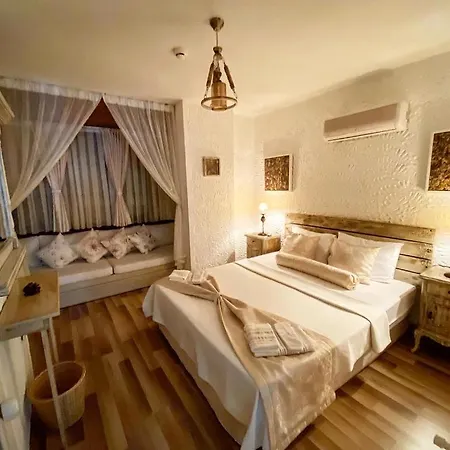 Bizim Ev Alacati Bed & Breakfast *