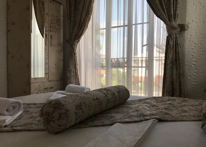 Bed & Breakfast Bizim Ev Alacati Smirne