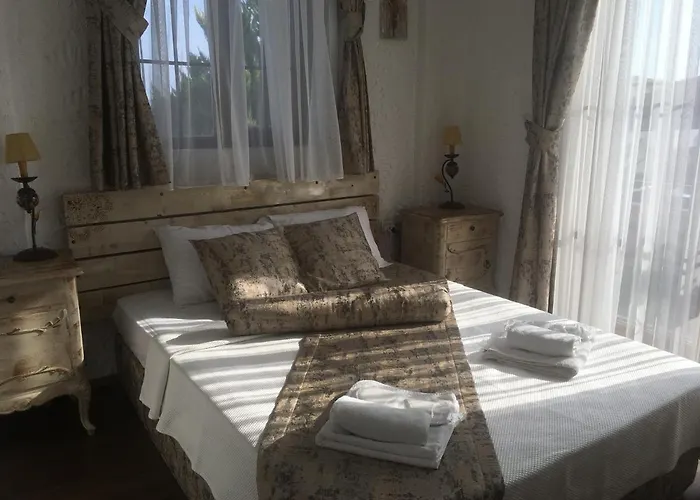 Bizim Ev Alacati Bed & Breakfast *