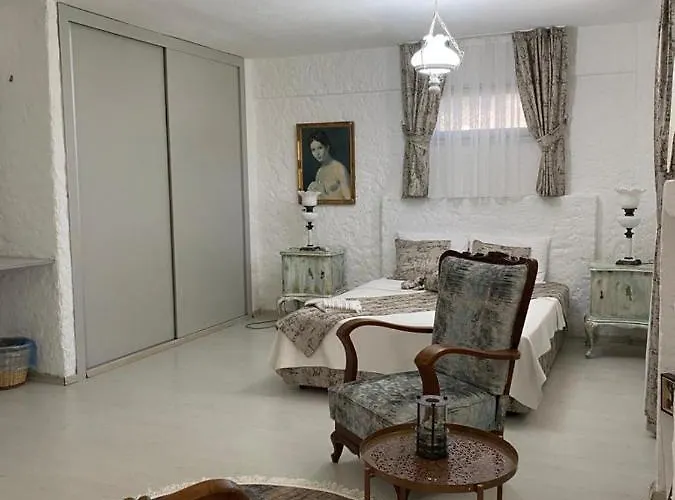 Bizim Ev Alacati Bed & Breakfast İzmir