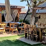 Bizim Ev Alacati 住宿加早餐酒店