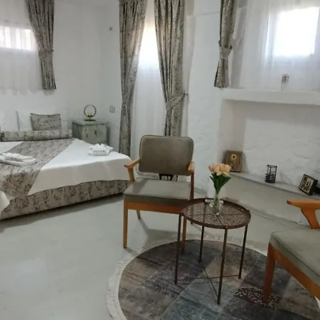 Bed and breakfast Bizim Ev Alacati